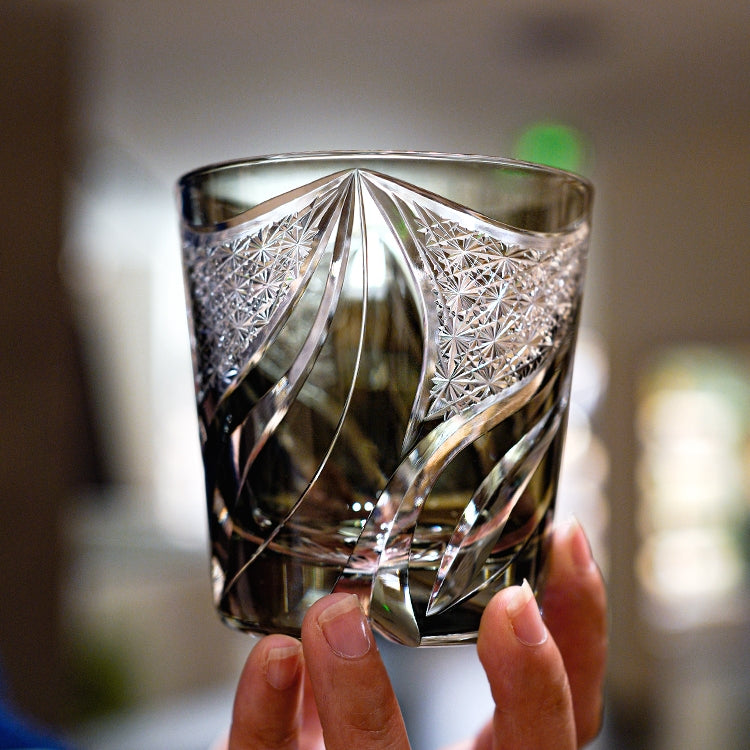 Vaso de whisky de cristal tallado japonés con diseño de llama y caja de presentación para licores | Thomler