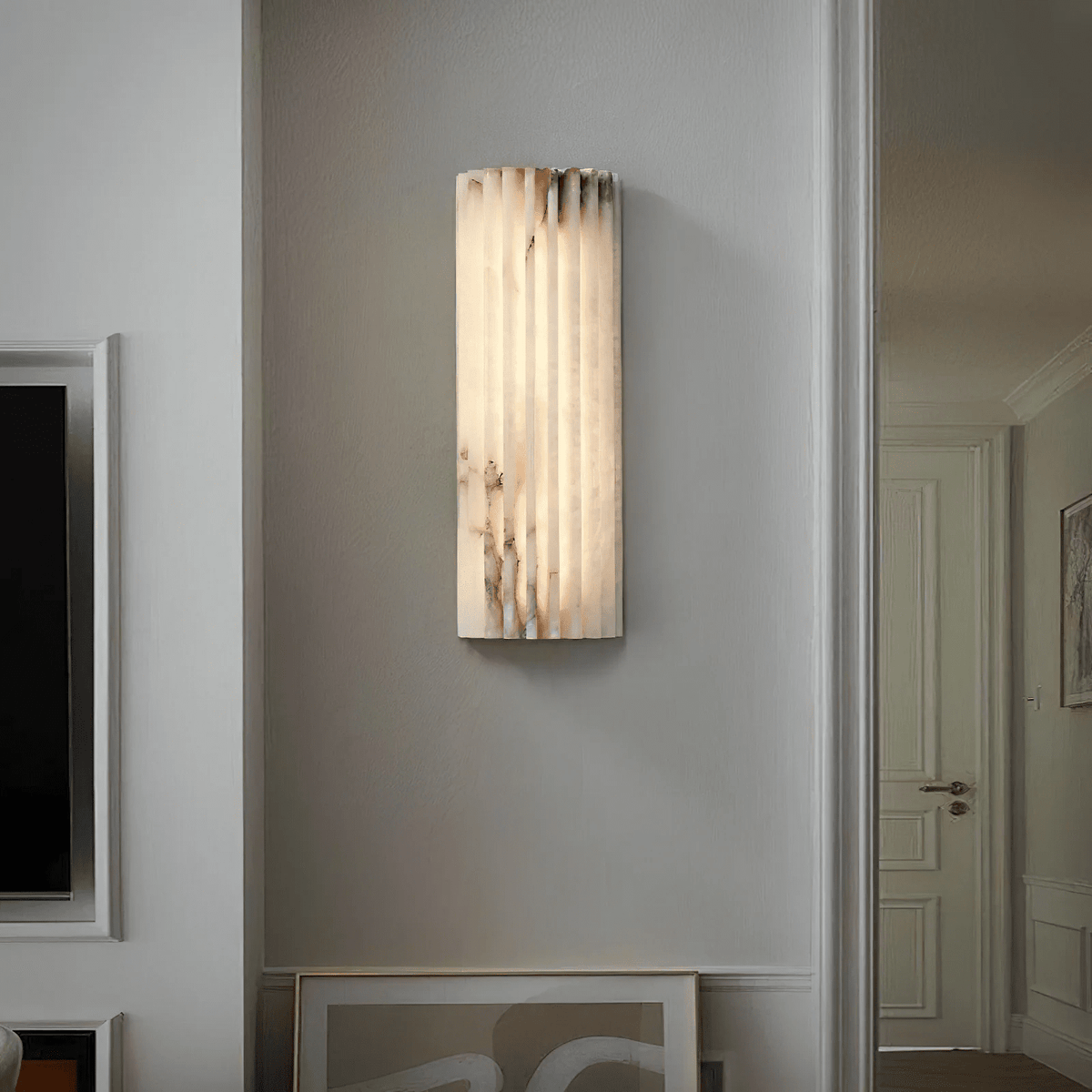 Aplique de pared de piedra natural de 12 pulgadas con LED integrado y superficie estriada, lámpara de interior para dormitorio, pasillo y sala de estar con luz ambiental cálida | Thomler