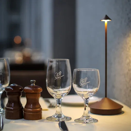Wiederaufladbare LED-Schreibtischlampe mit Dimmer – Kabellose Aluminiumleuchte für Terrasse, Essbereich & Nachttisch – 29 cm hoch, 2700K warmes Licht, USB-betrieben | Thomler