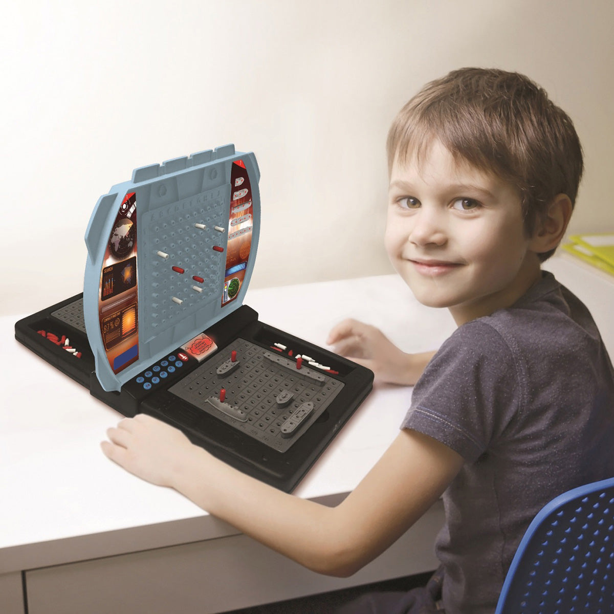Elektronisches sprechendes Schiffeversenken-Brettspiel