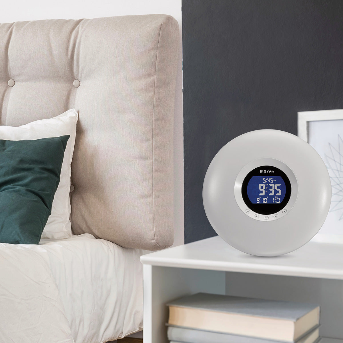 Reloj despertador de mesa LED Bulova Multi-Wake