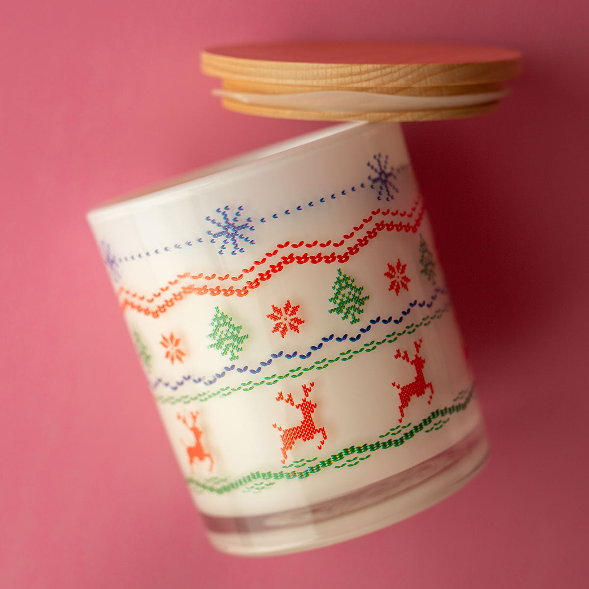 Weihnachts-Stumpenkerze – Ugly-Sweater-Design