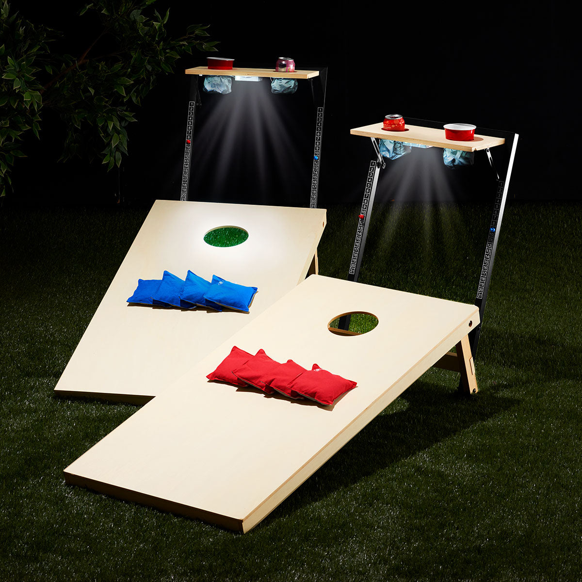 LED-Cornhole-Set aus Holz mit integriertem Caddy