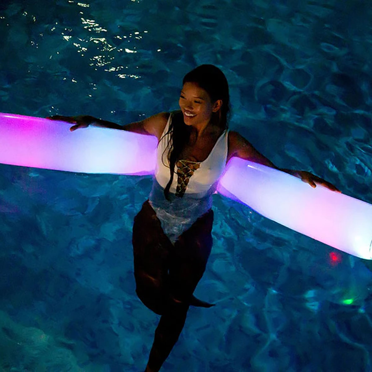 Riesige LED-Poolnudel