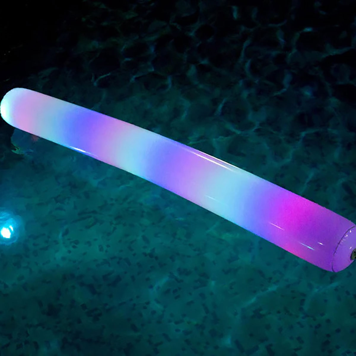 Riesige LED-Poolnudel