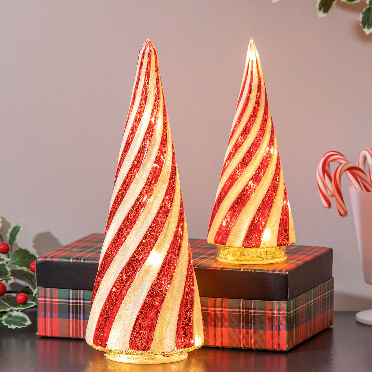 Árboles de Navidad iluminados rojos y blancos (juego de 2)