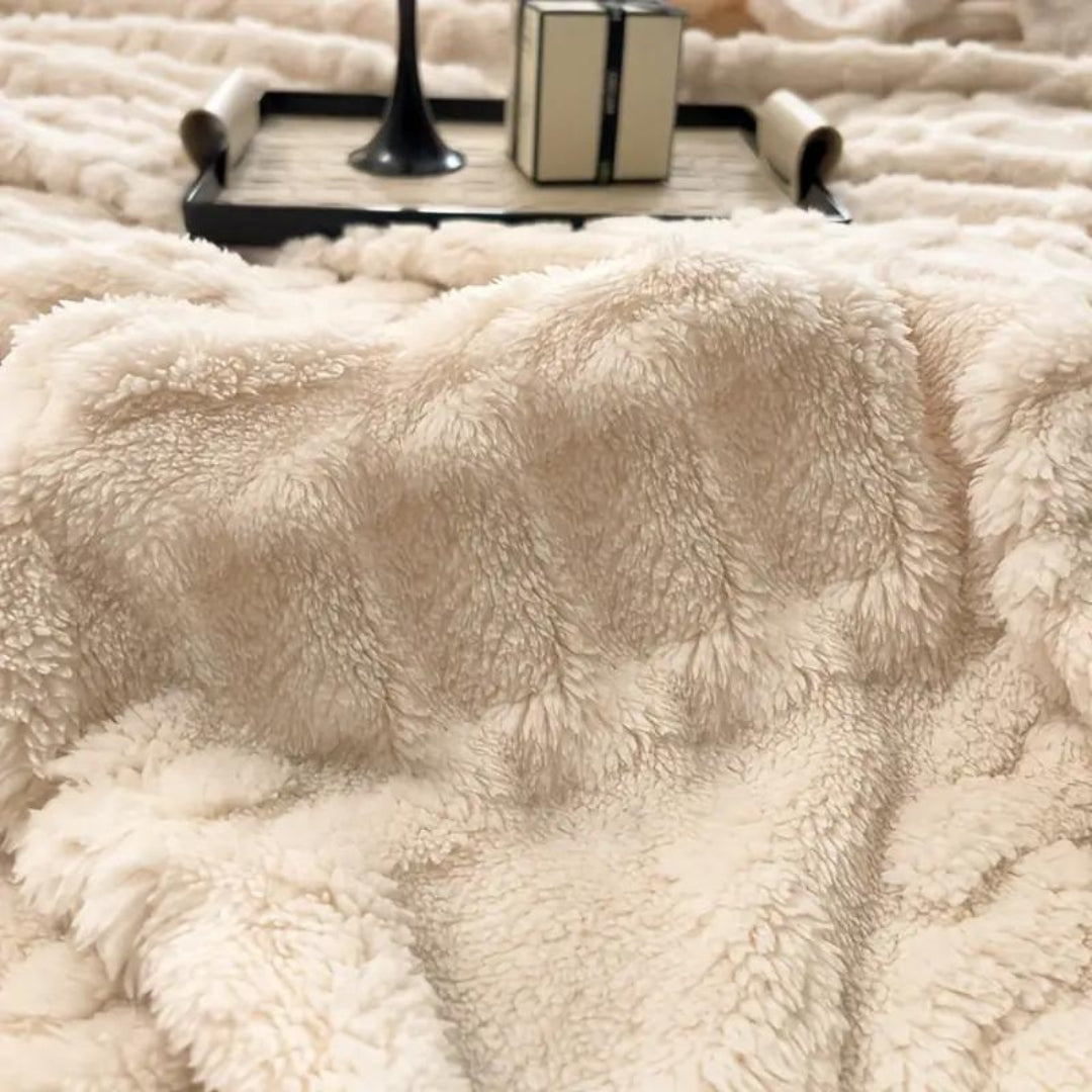 Plush Textured Fleece Throw Blanket – Breathable 3D Knit Design for Couch, Bed & Travel