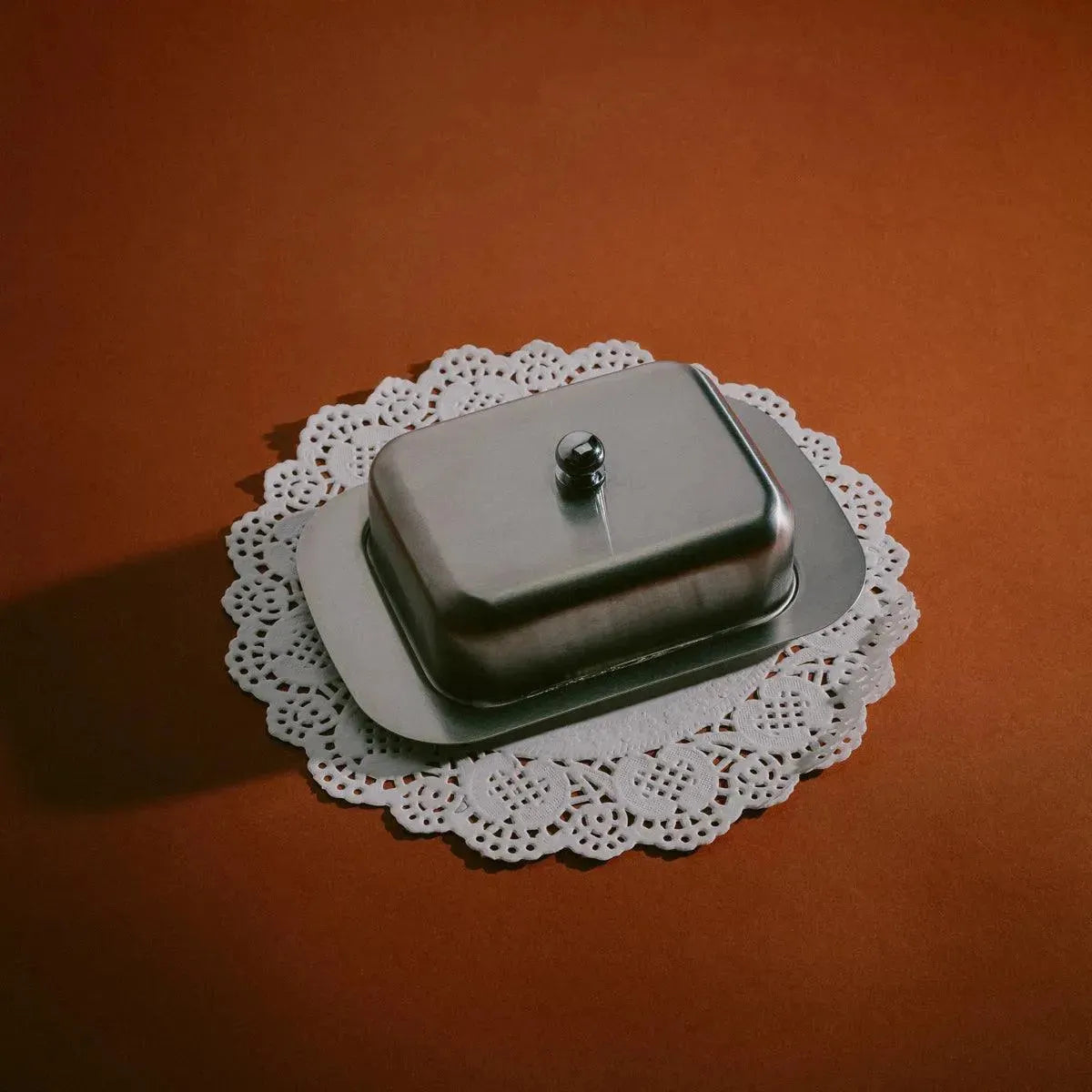 Edelstahl-Aufbewahrungsbehälter mit Deckel für frische Molkereiprodukte, 19 cm, Vintage-Design für den Küchentisch | Thomler