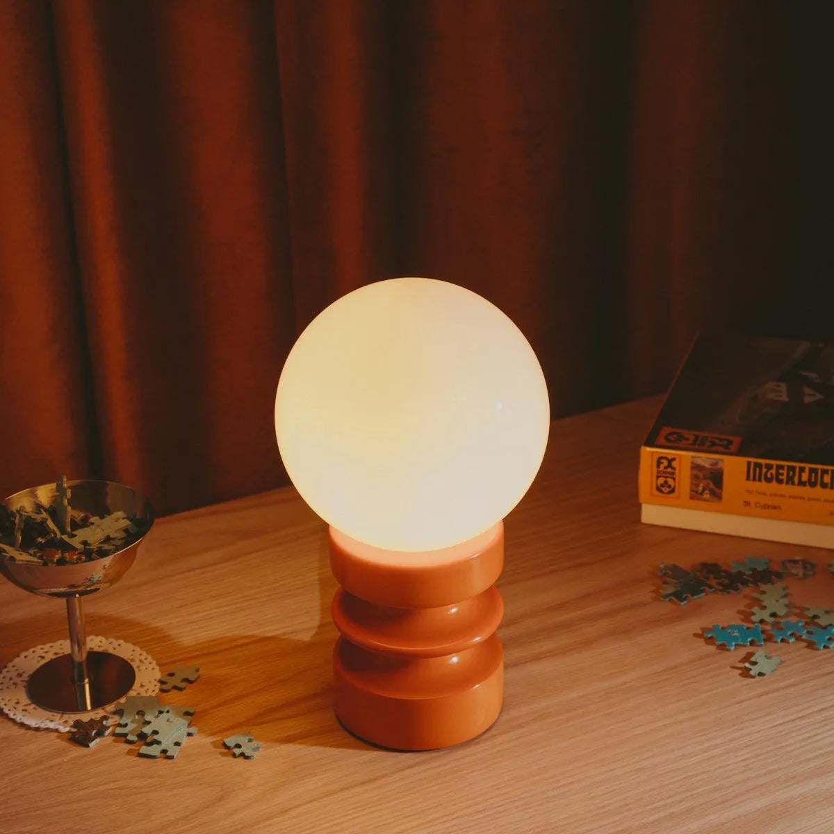 Houten bureaulamp met matglazen bol, 11 inch accentverlichting voor nachtkastje, werkkamer, slaapkamer, woonkamer, vintage modern decor | Thomler