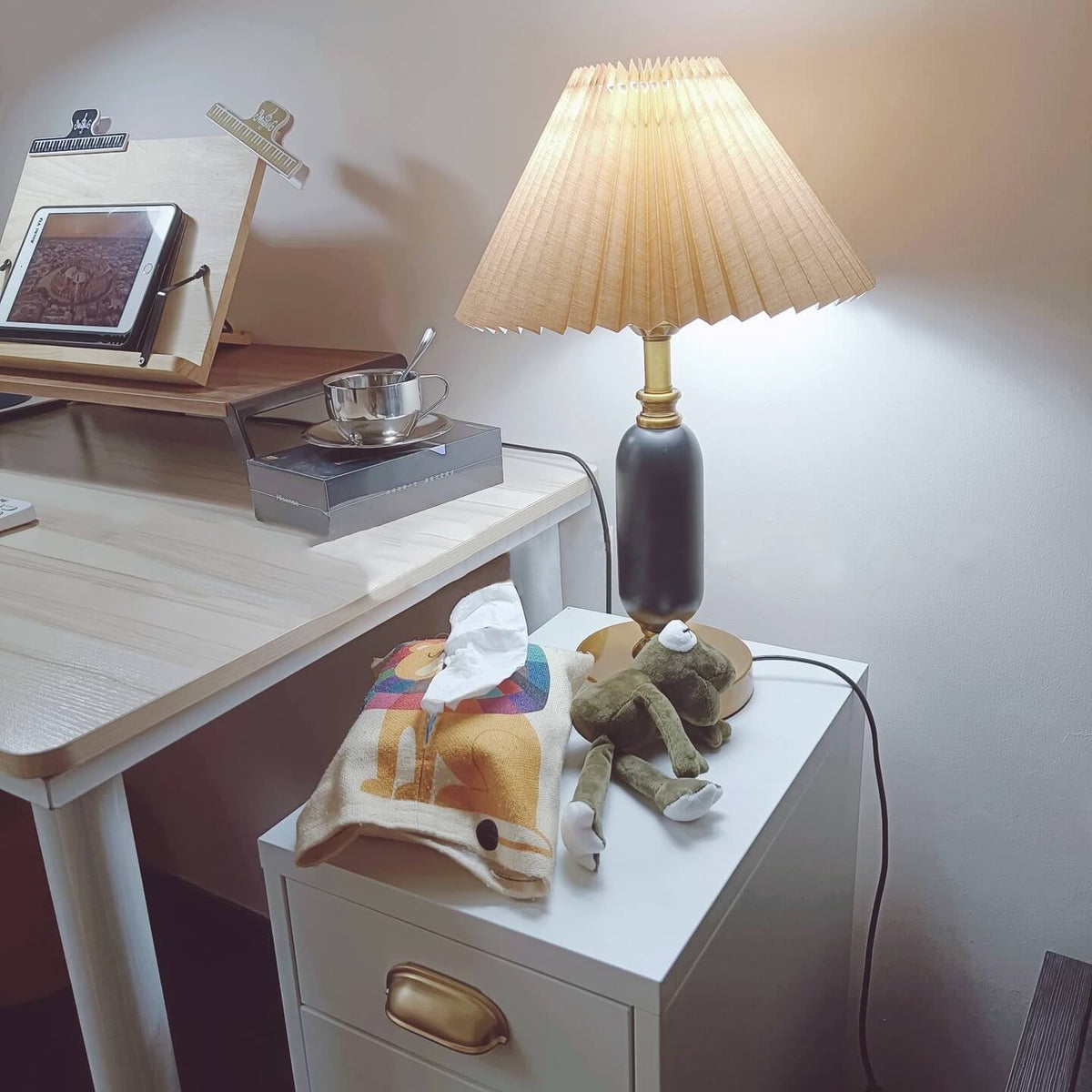 Metal Desk Lamp with Pleated Shade 18 in Tall E12 Socket Plug-In for Bedroom Nightstand Office Study Living Room Reading Light Contemporary | Thomler