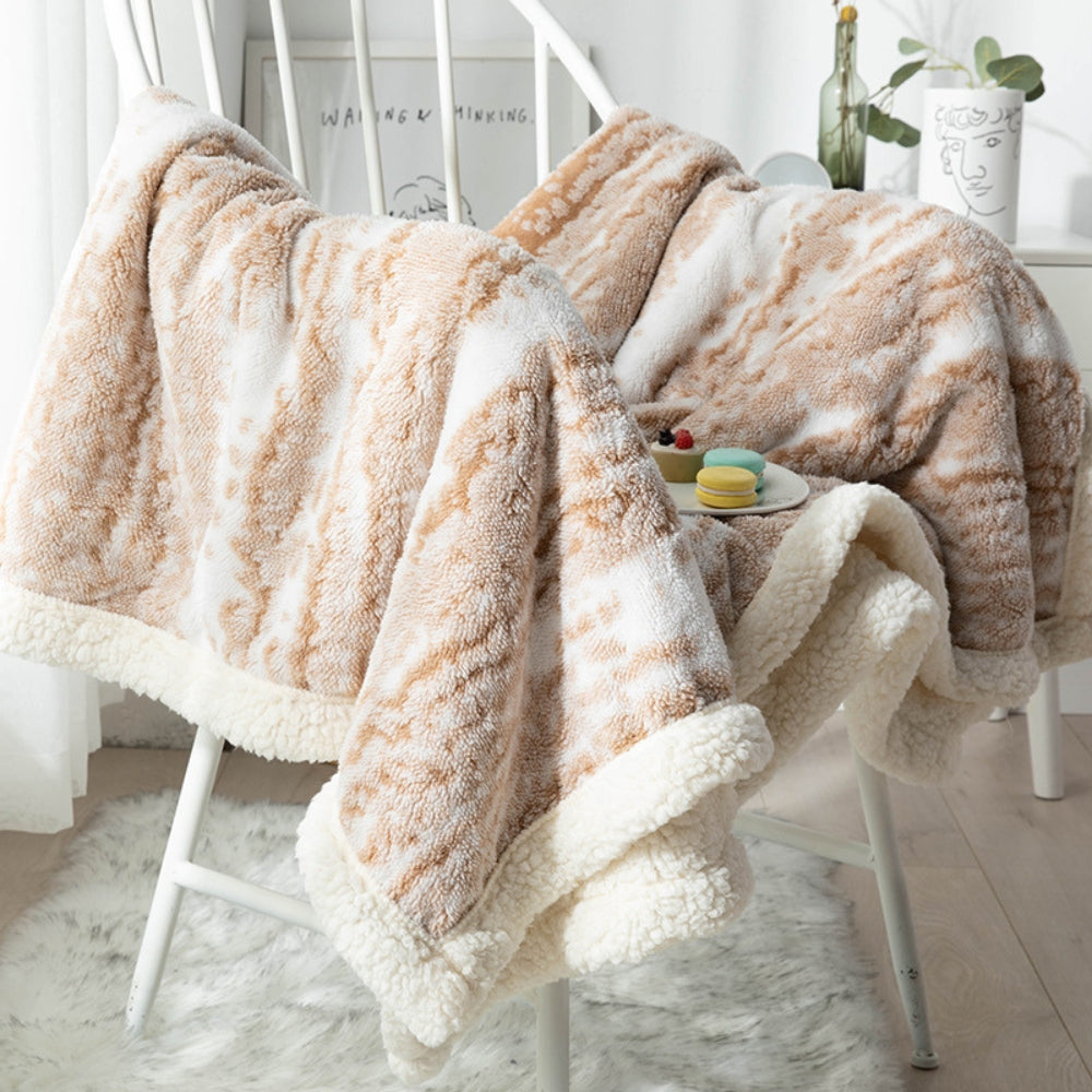 Reversible Dual-Layer Throw with Jacquard Texture & Plush Fleece Lining – Couch or Bed Blanket