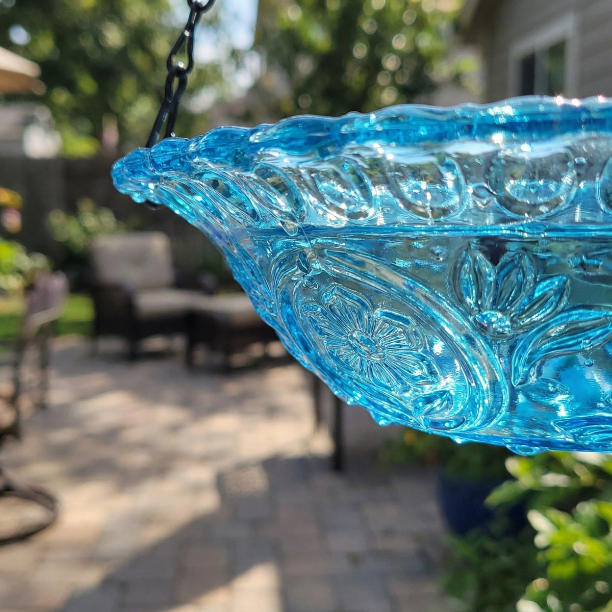 Solar Powered Outdoor Bird Bath with Cascading Water Feature in Glass for Patio and Backyard Wildlife | Thomler