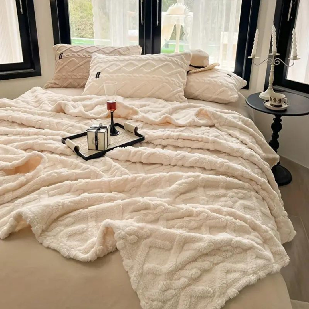 Plush Textured Fleece Throw Blanket – Breathable 3D Knit Design for Couch, Bed & Travel