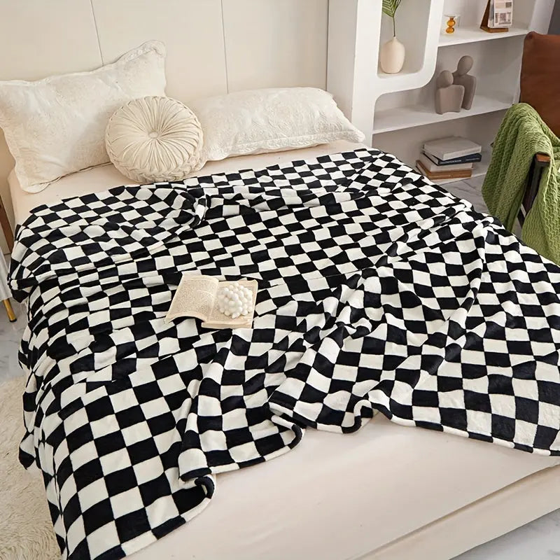 Checkered Throw Blanket – Heavyweight Fleece for Couch, Bed & Living Room