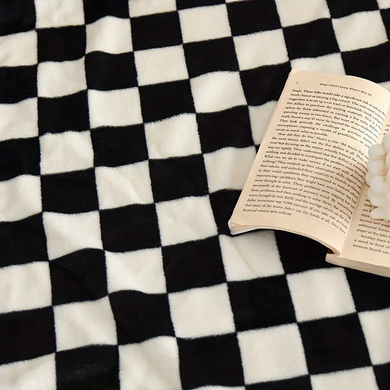 Checkered Throw Blanket – Heavyweight Fleece for Couch, Bed & Living Room