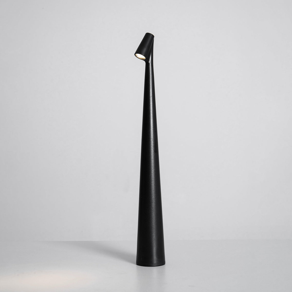 Cordless LED Desk Lamp Rechargeable Touch Control Metal Modern Portable Reading Light 18-Inch Accent Lighting for Home Office Bedroom Nights | Thomler