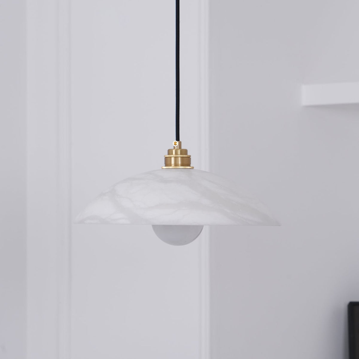 Lámpara de techo tipo globo de piedra blanca de 16 pulgadas, domo con cable ajustable para isla de cocina, comedor o sala de estar, lámpara colgante con casquillo E26 | Thomler