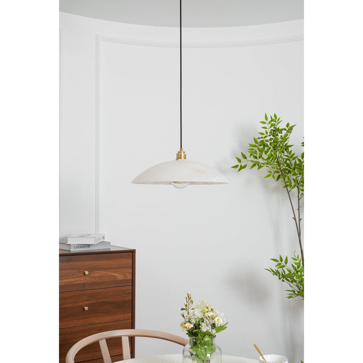 Lámpara de techo tipo globo de piedra blanca de 16 pulgadas, domo con cable ajustable para isla de cocina, comedor o sala de estar, lámpara colgante con casquillo E26 | Thomler