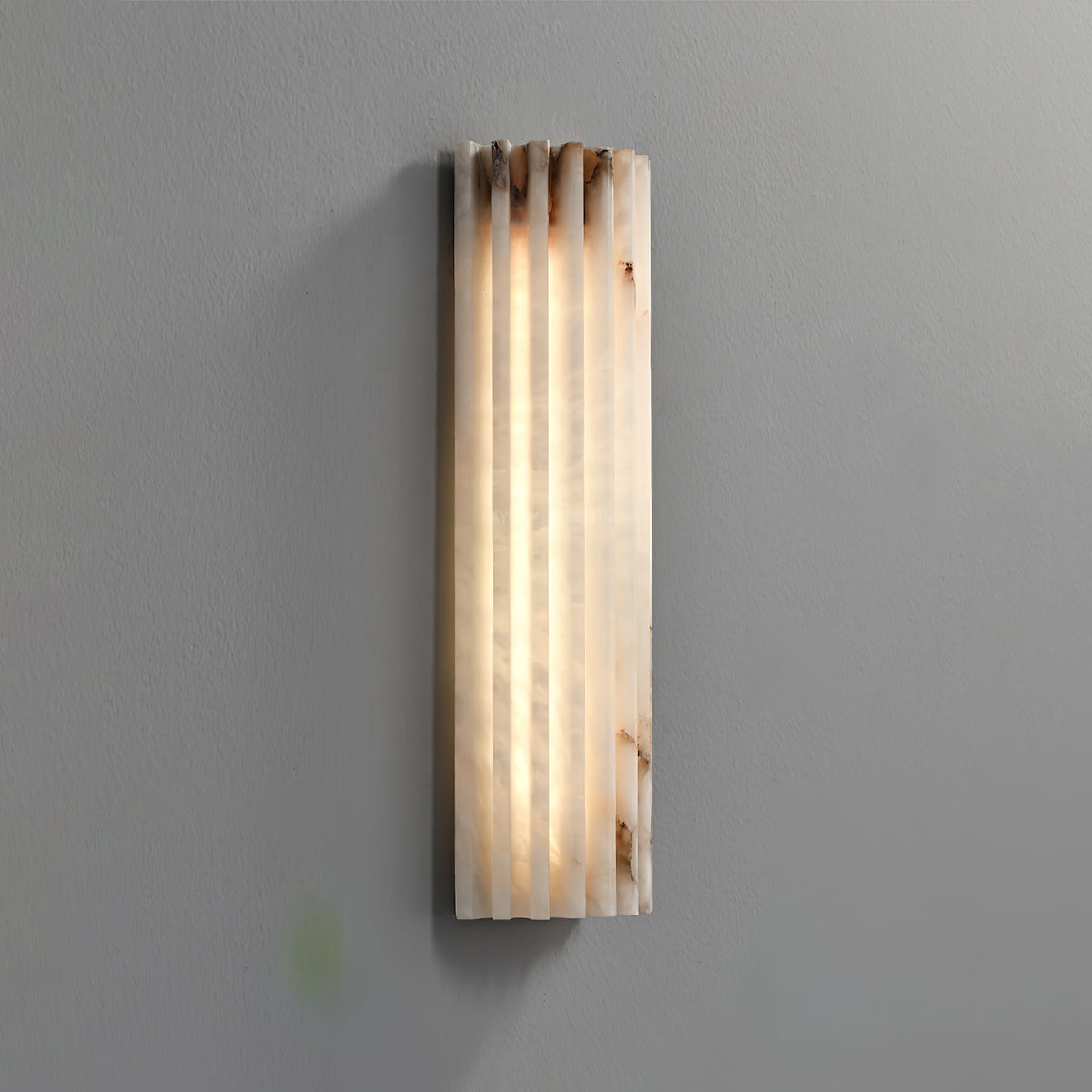 Aplique de pared de piedra natural de 12 pulgadas con LED integrado y superficie estriada, lámpara de interior para dormitorio, pasillo y sala de estar con luz ambiental cálida | Thomler