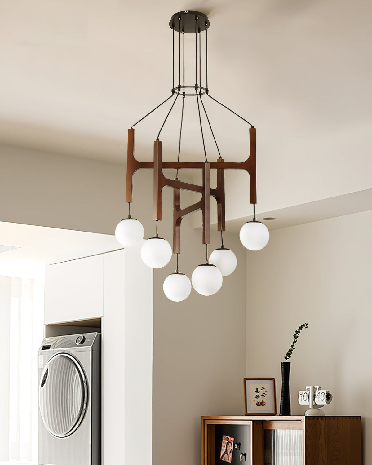 Houten hanglamp met meerdere armen, witte glazen bollen, in hoogte verstelbare kabel, 2-6 lampen, plafondverlichting voor eetkamer, modern boerderijdesign | Thomler