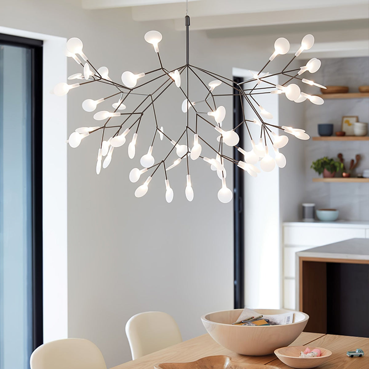 Vertakkende led-kroonluchter met acryl bloemblaadjes, zwarte afwerking, 20W geïntegreerde verlichting, dimbaar, optionele afstandsbediening, modern statement-armatuur, voor binnenshuis/woonkamer