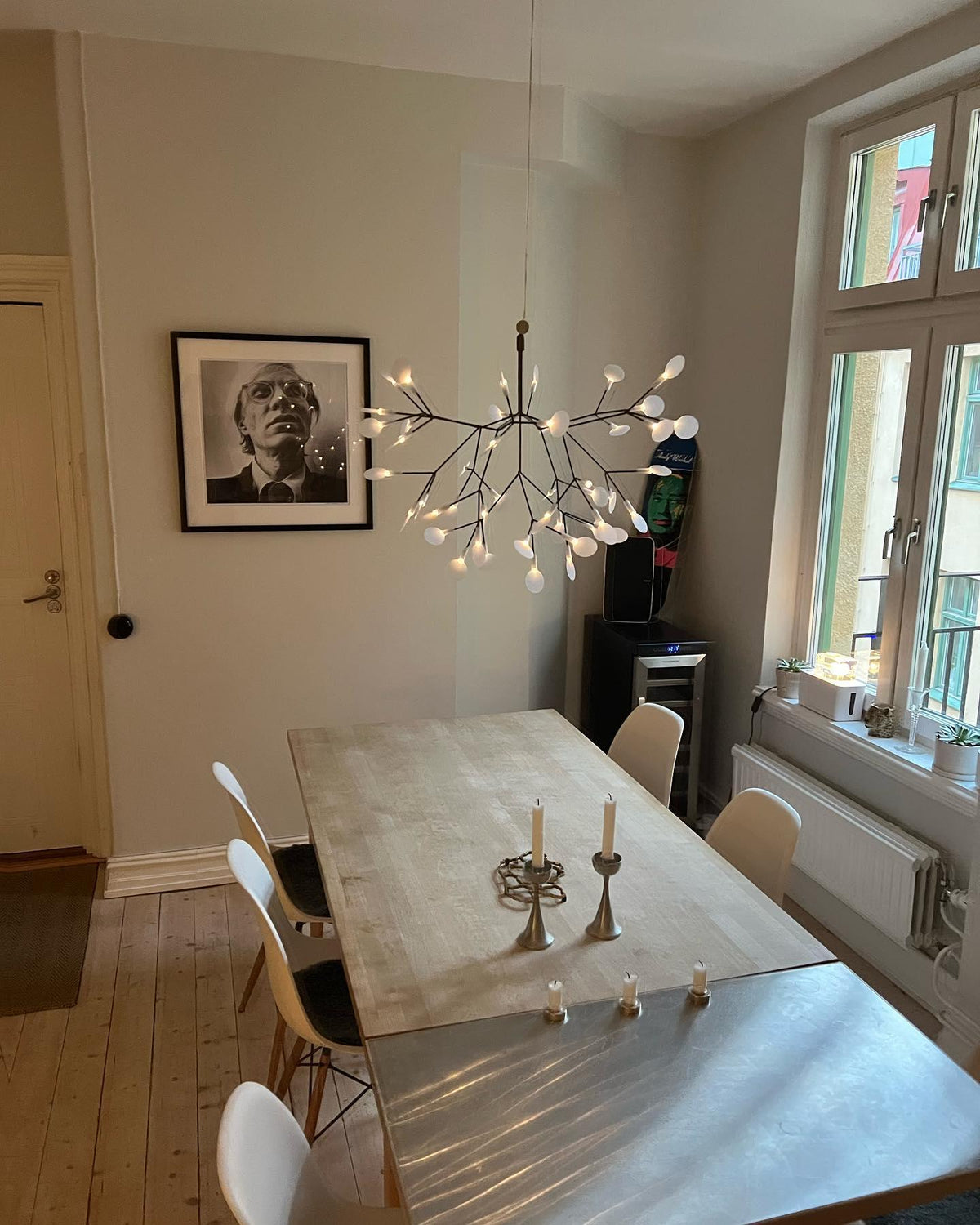 Vertakkende led-kroonluchter met acryl bloemblaadjes, zwarte afwerking, 20W geïntegreerde verlichting, dimbaar, optionele afstandsbediening, modern statement-armatuur, voor binnenshuis/woonkamer