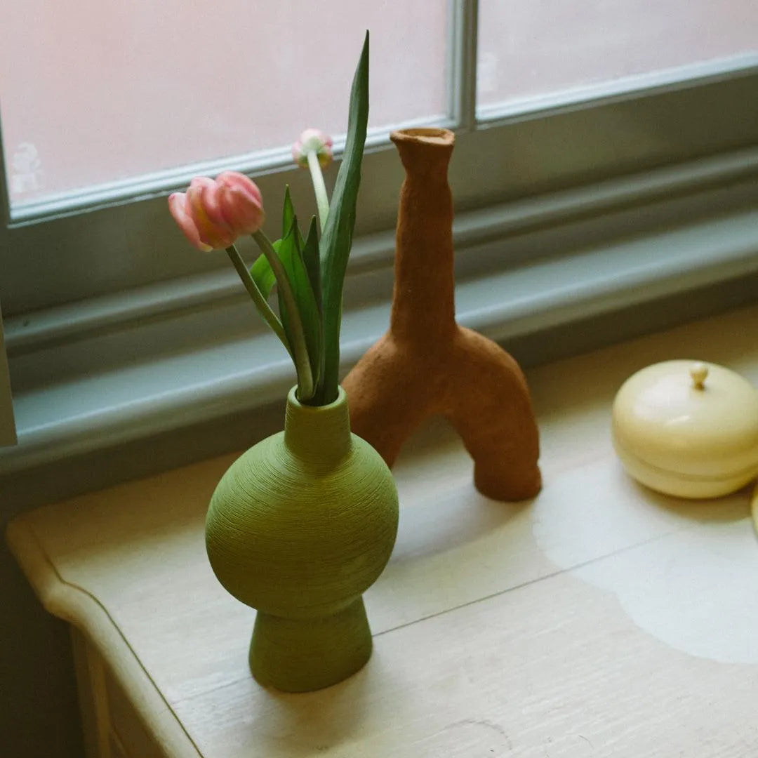 Sculptural Ceramic Vase for Tables, Shelves, and Windowsills – Green Handcrafted Pottery for Fresh or Dried Botanicals | Thomler