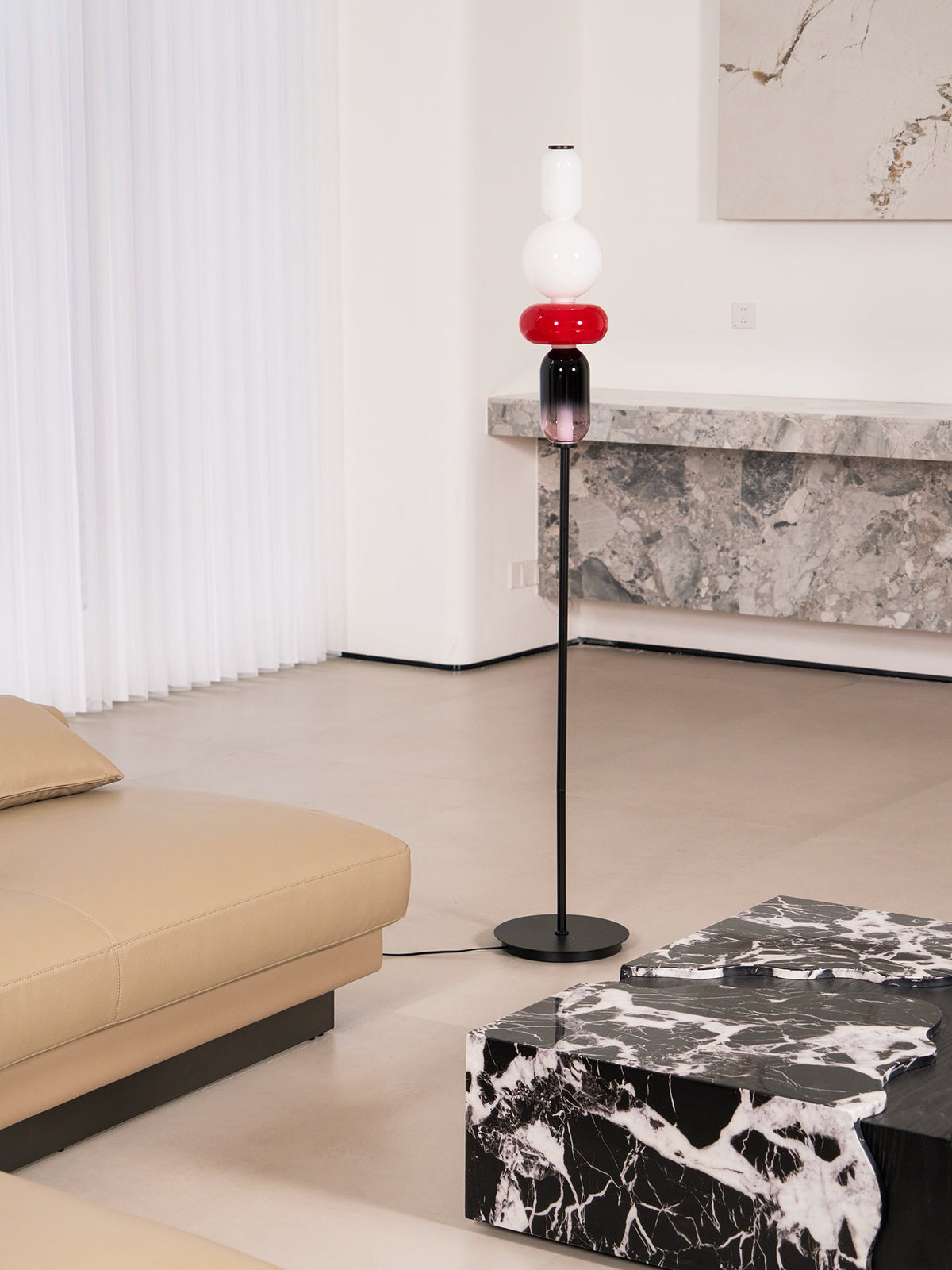 Lámpara de pie alta con temperatura de color ajustable, pantalla de metal y vidrio, iluminación decorativa moderna para dormitorio, sala de estar, rincón de lectura 130 cm | Thomler