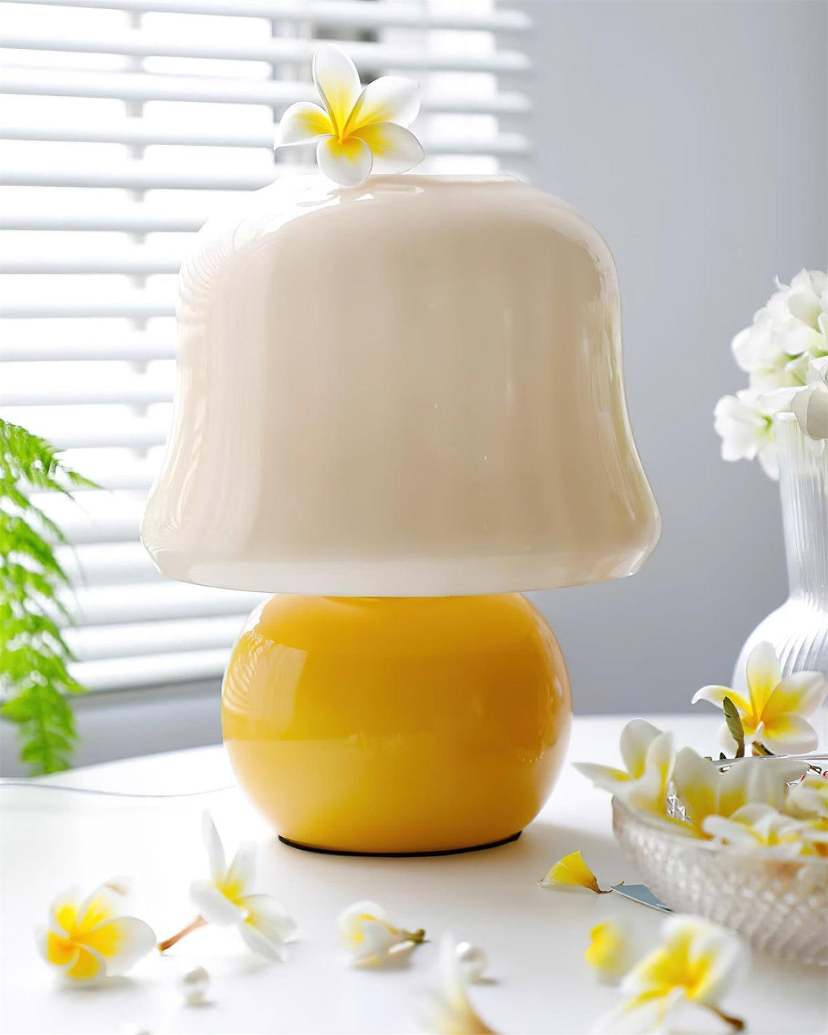 Ceramic Accent Lamp with Enamel Shade 11.4 in Beige for Nightstands Bedrooms Living Rooms Study Desks Side Tables E14 Socket 15W Soft Glow | Thomler