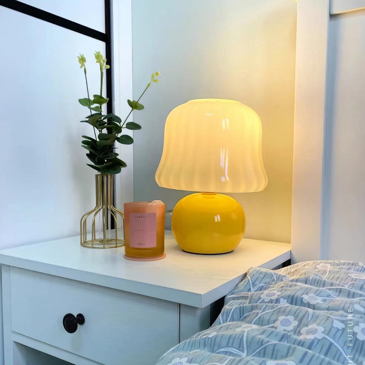 Ceramic Accent Lamp with Enamel Shade 11.4 in Beige for Nightstands Bedrooms Living Rooms Study Desks Side Tables E14 Socket 15W Soft Glow | Thomler