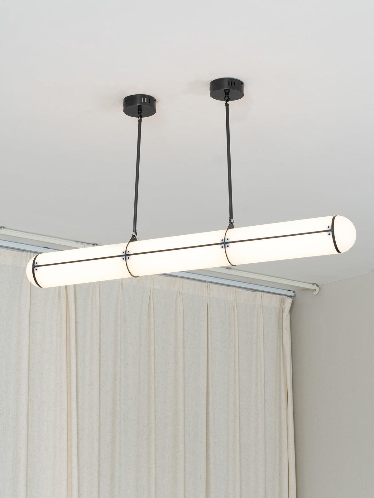 Lámpara LED lineal ajustable de 59 pulgadas, metal y acrílico, tres temperaturas de color para comedor, cocina, sala de estar, interior moderno L | Thomler