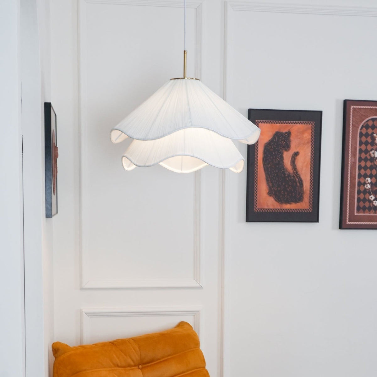 Lámpara colgante de pétalos de flores en capas, blanca y dorada, 24 pulgadas de diámetro, altura ajustable para comedor, cocina, dormitorio, sobre la mesa o isla | Thomler