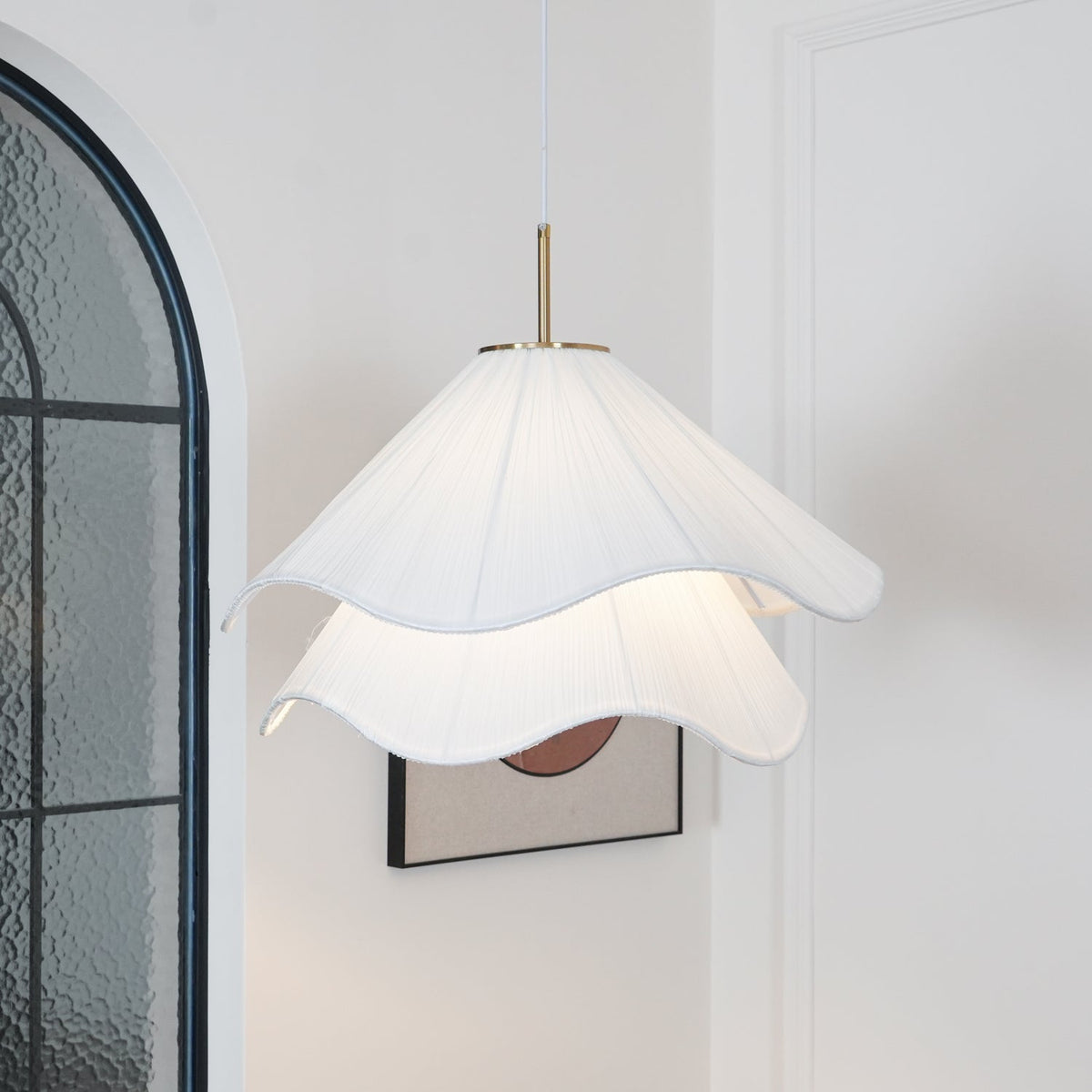Lámpara colgante de pétalos de flores en capas, blanca y dorada, 24 pulgadas de diámetro, altura ajustable para comedor, cocina, dormitorio, sobre la mesa o isla | Thomler