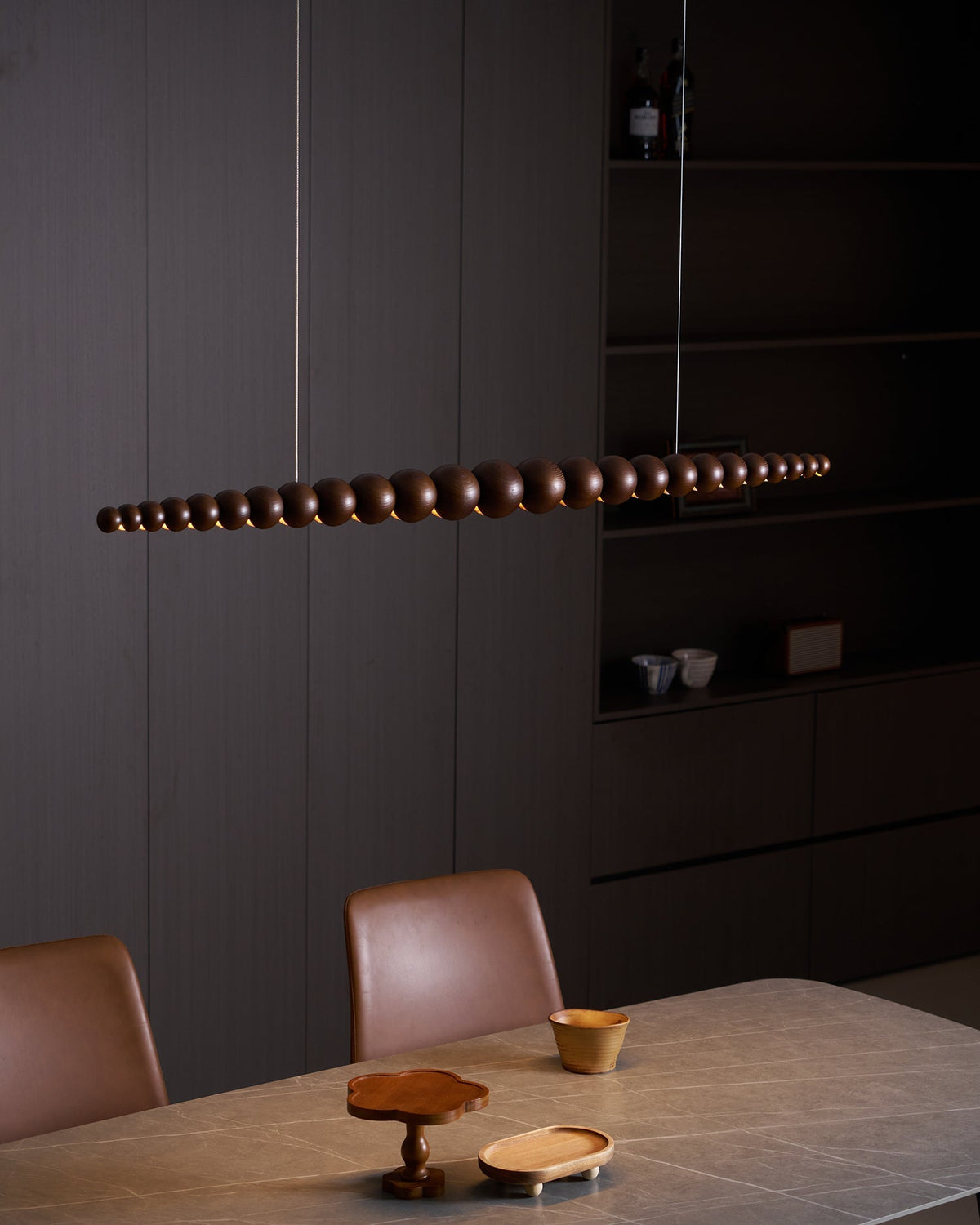 Hangende LED-armatuur 46 inch Metaal Hout Acryl Bolhanglamp 3000K Eigentijdse plafondlamp voor kookeiland eettafel | Thomler