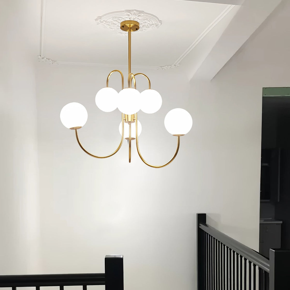 Lámpara de techo de varios brazos, marco de metal, pantallas de vidrio esmerilado, oro, negro, blanco, 30 pulgadas de diámetro, para sala de estar, comedor, dormitorio, luz superior | Thomler