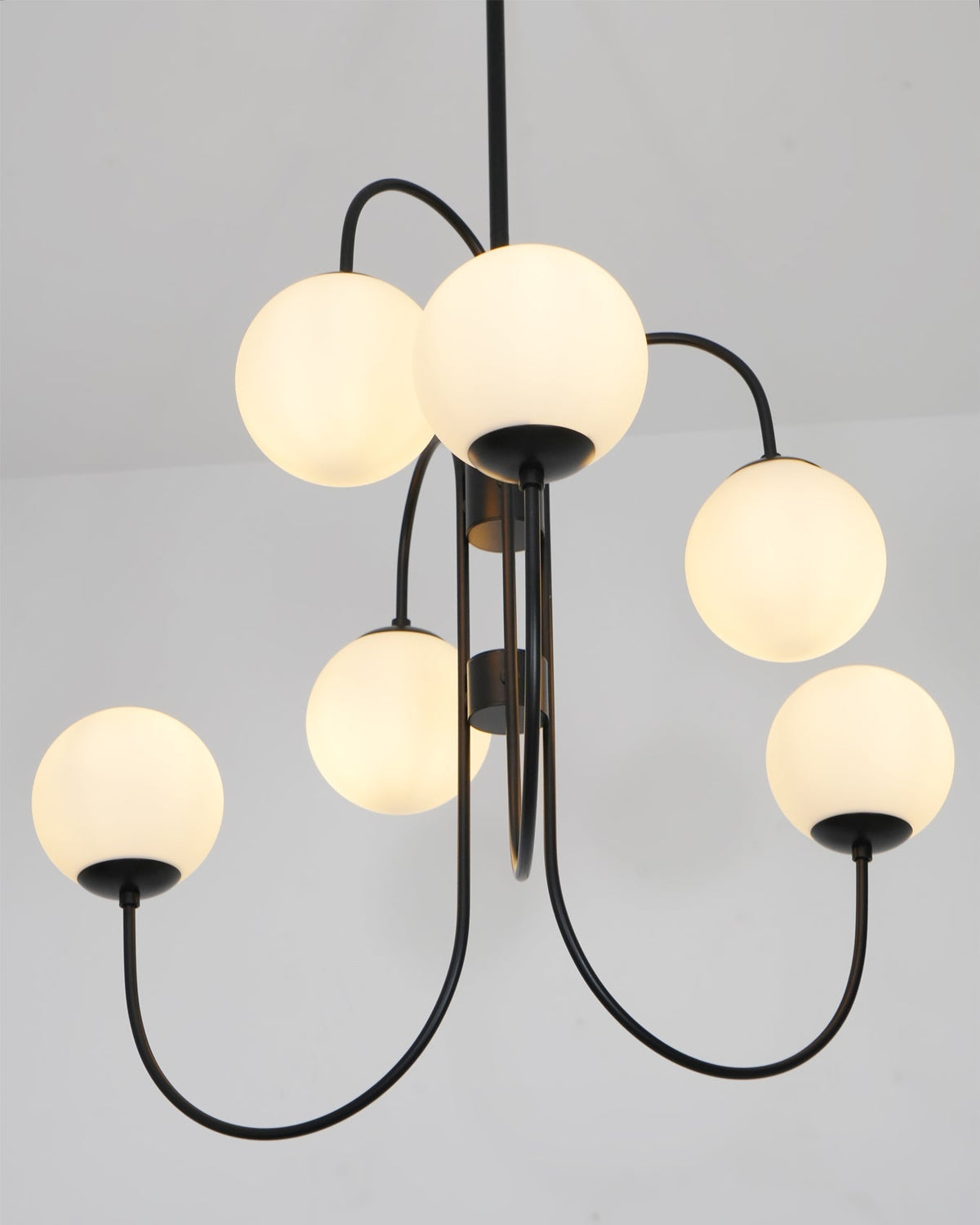 Lámpara de techo de varios brazos, marco de metal, pantallas de vidrio esmerilado, oro, negro, blanco, 30 pulgadas de diámetro, para sala de estar, comedor, dormitorio, luz superior | Thomler