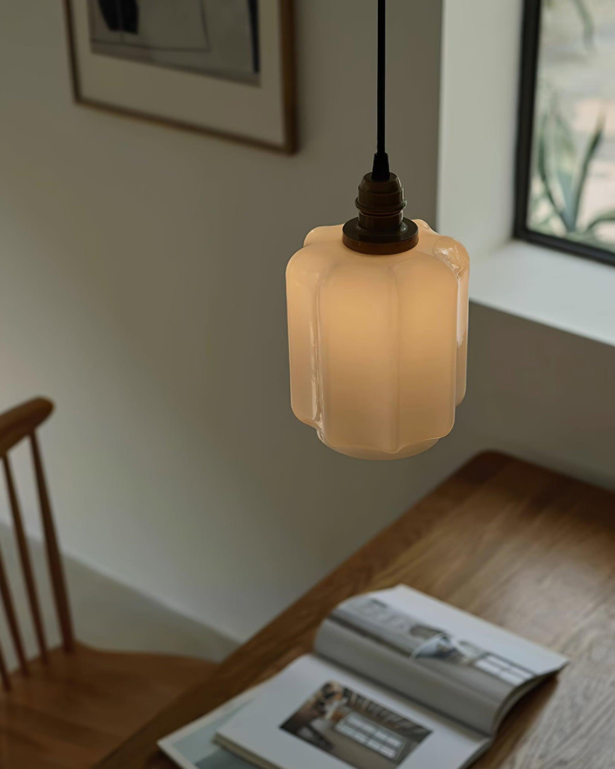 Glazen bol hanglamp met verstelbaar snoer, wit messing plafondarmatuur voor slaapkamer, eetkamer, keukeneiland, messing afwerking 6 inch pendel | Thomler