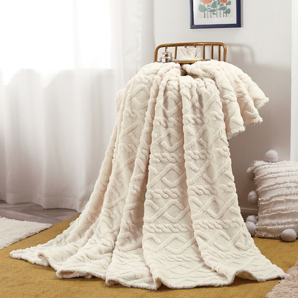 Plush Textured Fleece Throw Blanket – Breathable 3D Knit Design for Couch, Bed & Travel