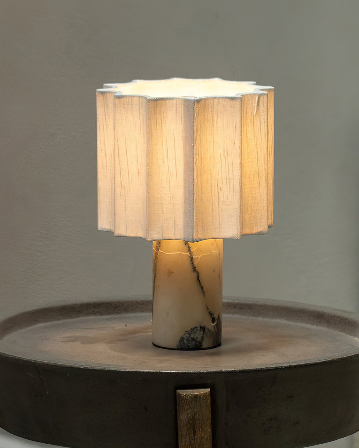 Kabellose Marmor-Akzentleuchte mit wiederaufladbarem Akku, 28 cm hoch, weiß-beiger Stoffschirm, LED-Schreibtischlampe für Schlafzimmer, Büro, Nachttisch Por | Thomler