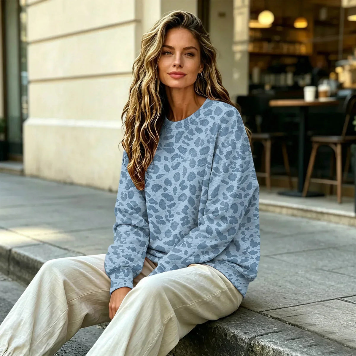 Oversized-Sweatshirt mit Leopardenmuster, Rundhalsausschnitt und langen Ärmeln