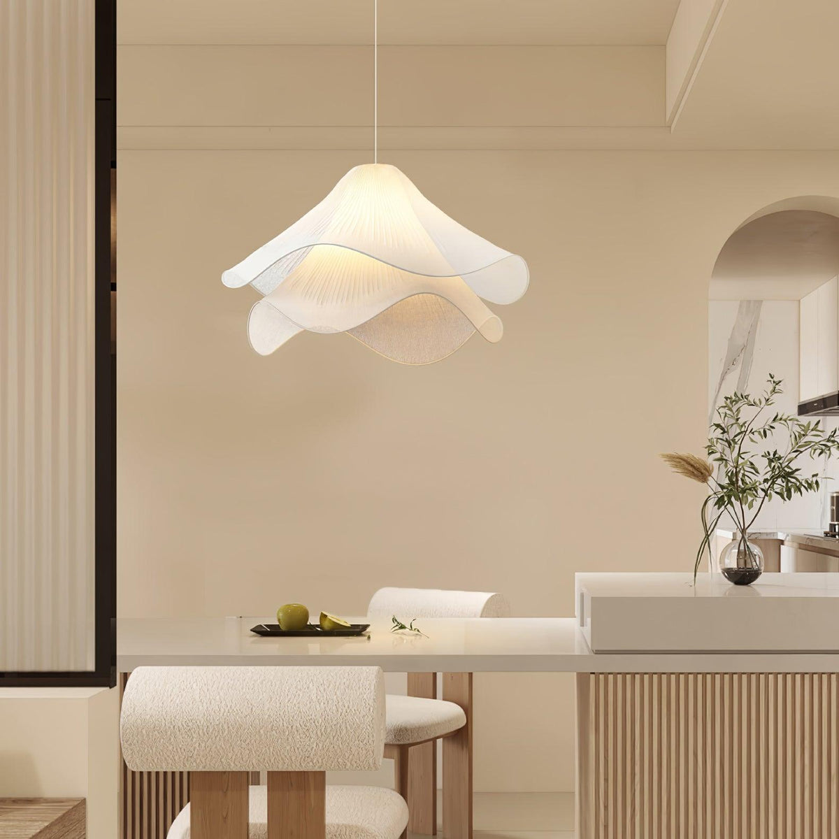 Lámpara colgante de pétalos de flores en capas, blanca y dorada, 24 pulgadas de diámetro, altura ajustable para comedor, cocina, dormitorio, sobre la mesa o isla | Thomler