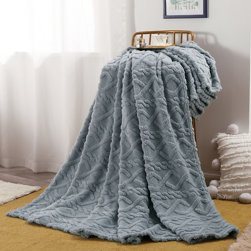 Plush Textured Fleece Throw Blanket – Breathable 3D Knit Design for Couch, Bed & Travel