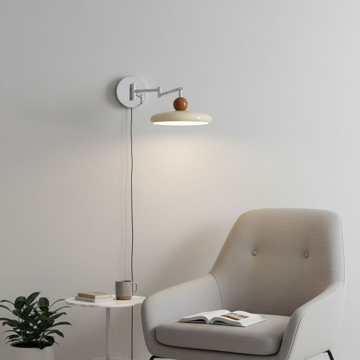 Aplique compacto enchufable con temperatura LED ajustable y detalles cromados para dormitorio, sala de estar, pasillo y rincón de lectura | Iluminación interior moderna | Thomler
