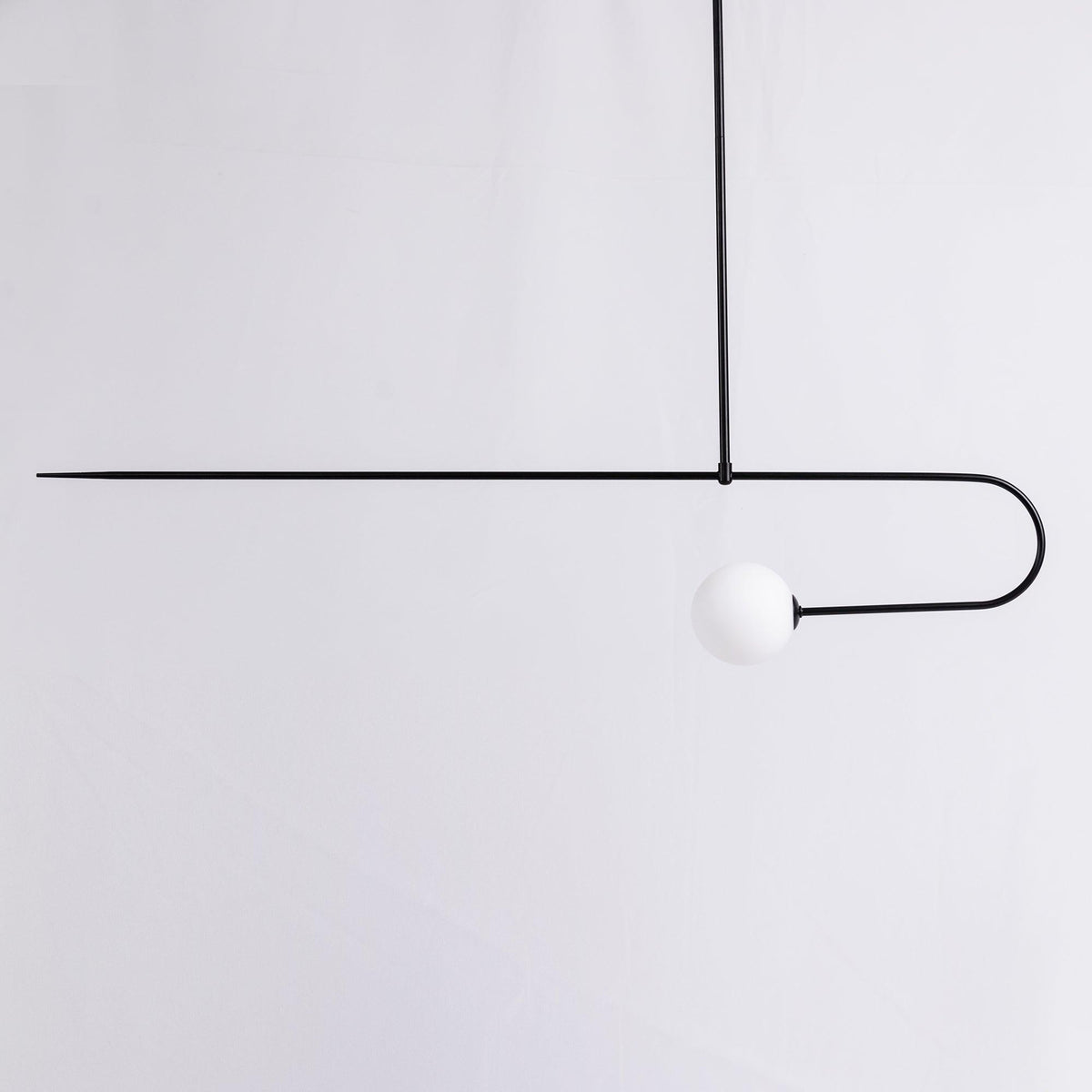 Lámpara de techo escultural con difusores de vidrio opalino, acabado en negro y latón, diseño de múltiples brazos para comedor, vestíbulo, lámpara de techo moderna