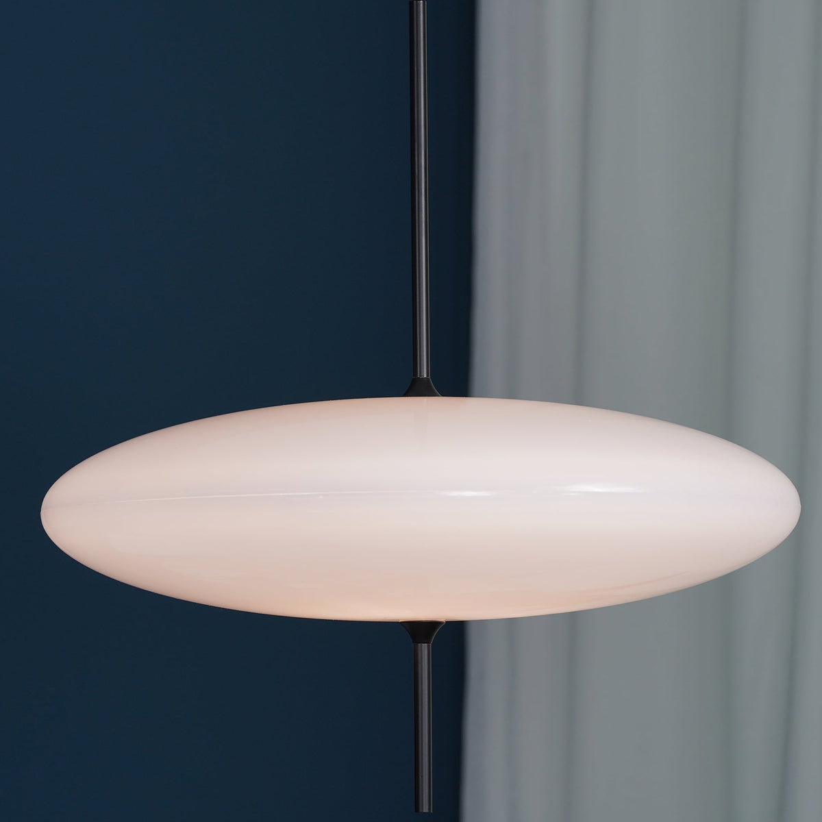 Decken-Pendelleuchte, weißer Polymerschirm, höhenverstellbar, modern, für Esszimmer, Küche, Wohnzimmer, Hängeleuchte, E26/E27-Fassung, 30 cm | Thomler