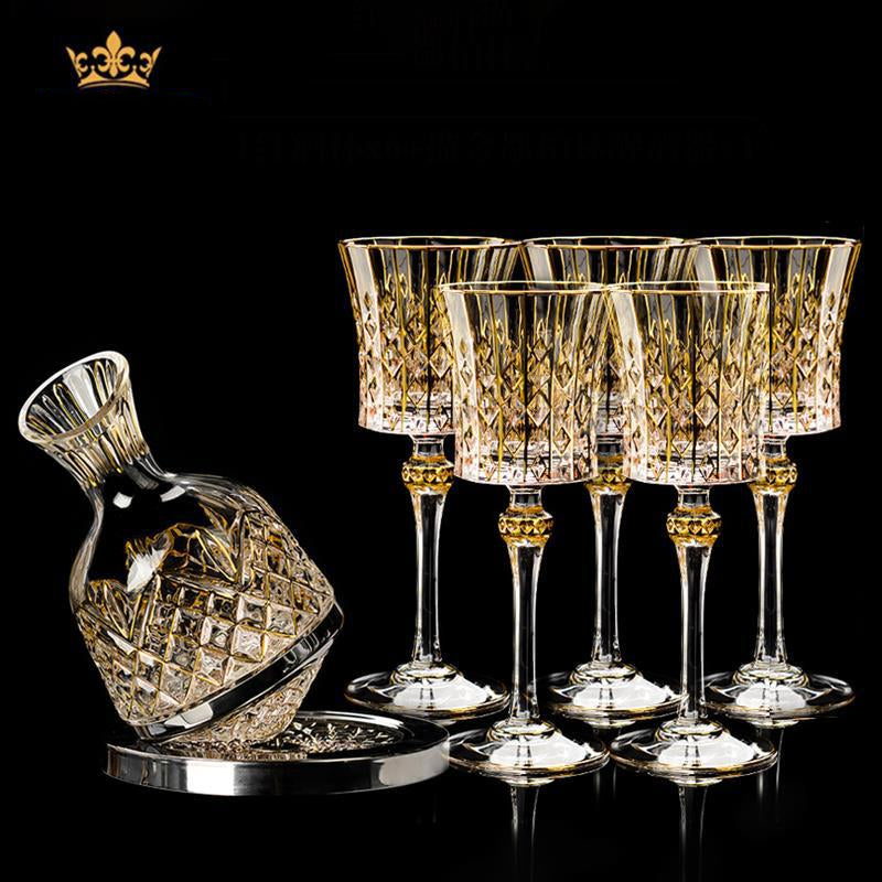 Juego de decantador y copas de vino con detalles dorados en relieve y estuche de transporte para un entretenimiento elegante | Thomler