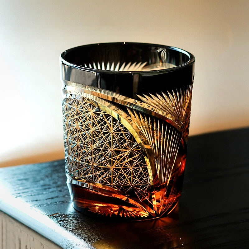 Vaso de whisky de cristal tallado japonés con caja de regalo | Patrón grabado tradicional | Vaso para licores de color ámbar para bourbon y escocés | Artesanía B | Thomler