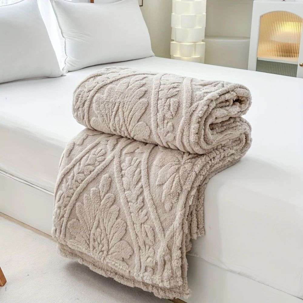 Geometric Jacquard Microfiber Throw Blanket – Lightweight Layering for Couch, Bed & Chair