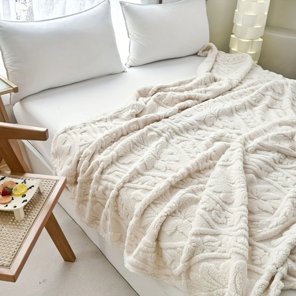 Geometric Jacquard Microfiber Throw Blanket – Lightweight Layering for Couch, Bed & Chair