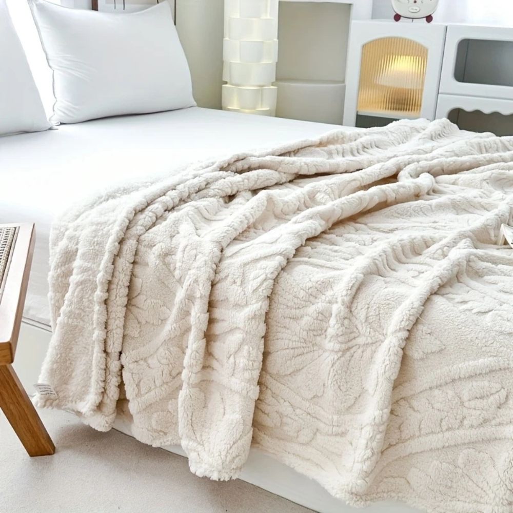 Geometric Jacquard Microfiber Throw Blanket – Lightweight Layering for Couch, Bed & Chair